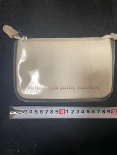 LOUIS VUITTON FOUNDATION ポーチ ベージュ