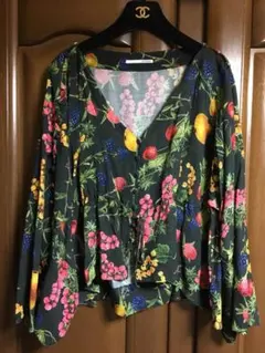 styling/ スタイリング フルーツ柄 ブラウスのサムネイル
