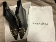 BALENCIAGA ブラックブーツ ポインテッドトゥのサムネイル