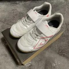 umbro インドアサッカーシューズ　キッズ　20cm