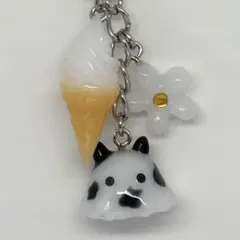 ソフトクリームと牛さんめんだこチャーム