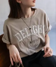 sakishimatokyo 部分刺繍ロゴTシャツ　ボンジュールサガンのサムネイル
