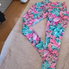 カラフルな葉柄 ヨガパンツ