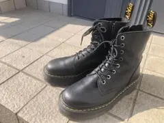 Dr. Martens ブラックレザー ブーツ　JADON 8EYE BOOT