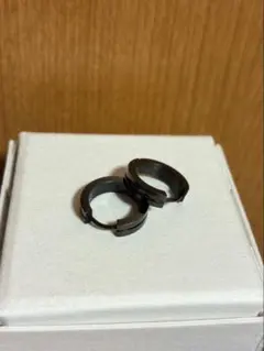 ZT ブラック フープピアス 両耳用