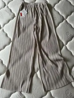 新品　moment+ ランダムプリーツワイドパンツ　M