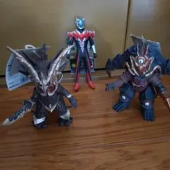 ウルトラマン　怪獣ソフビ 3体セット　キール星人　イフ　カイザードビシタグ付き