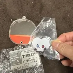 treasure ジュンギュ　シャカシャカアクリルチャーム　ガチャ　新品