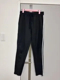 トレーニング用ジャージパンツ 黒 白ストライプ