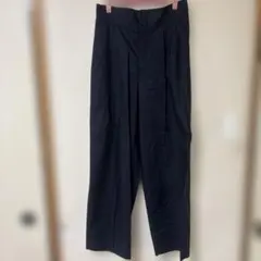 黒 スラックス