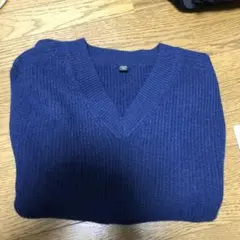 ユニクロ3DスフレヤーンVネックセーター