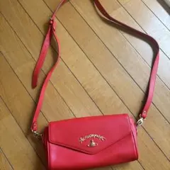 Vivienneショルダーバック　赤