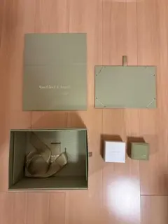 ヴァンクリーフ 空箱 リングケース 外箱付きVan Cleef & Arpels