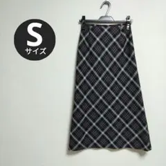 S　Aラインロングスカート　チェック柄　ブラック系　春　秋