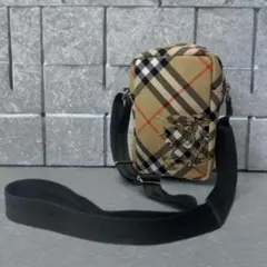 ✨ほぼ未使用品✨BURBERRY バーバリー　チェック　フォンバッグのサムネイル