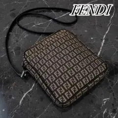 FENDI フェンディ　ズッカ柄　キャンバスxレザー　ショルダーバッグ　斜め掛けのサムネイル