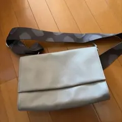 イアパピヨネ 柄ワイドテープショルダーバッグ