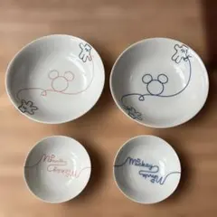 ディズニー食器　ミッキー &ミニー 皿 4枚セット　箱付き
