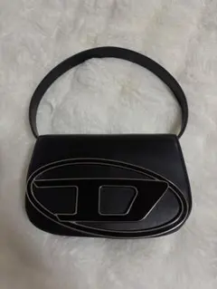 Diesel レザークロスボディバッグ X08396PR818