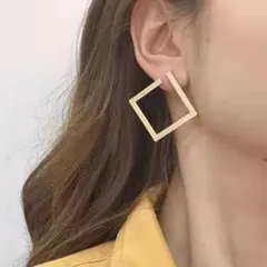 ゴールド 大ぶり スクエア 四角 正方形 ピアス 大人カワイイ #C595-3