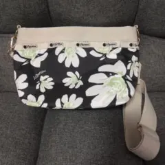 LeSportsac　花柄ショルダーバッグ