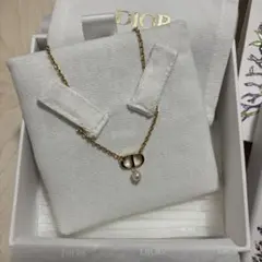 Dior ネックレス パール付き