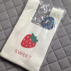 新品未使用　ニットバッグ　いちご柄
