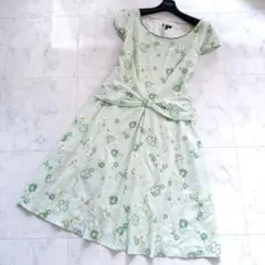 美品✨トッカ フラワーモチーフ 総刺繍 フレアワンピース グリーン リボン 4