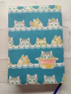 ブックカバー　猫とレース　ラスト