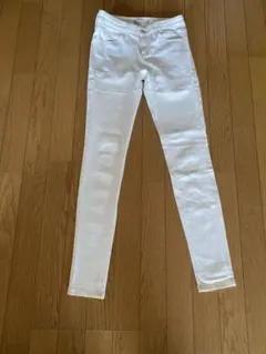 UNIQLO ホワイト スキニーデニム