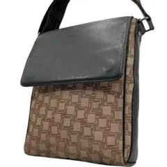 【未使用級】ダンヒル ディーエイト ボディバッグ モノグラム ベージュ ブラウン 未使用級】ダンヒル ディーエイト ボディバッグ モノグラム