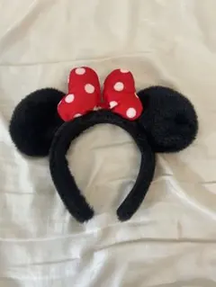 ディズニー　ミニー カチューシャ 黒 赤 水玉