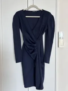 美品Nasty Galストレッチ生地長袖ボディコンワンピースサイズUS 4