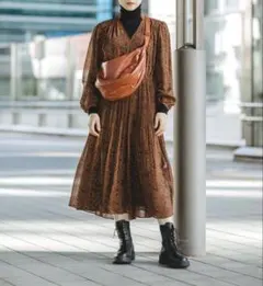 【試着のみ】UNIQLO C シフォンペイズリー柄プリーツワンピース 茶色 M