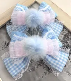 天使꒰ঌ( ⌯' '⌯)໒꒱ ヘアリボンピン　空色チェック×ふわふわファーパーツ