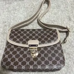 ブラウンロゴショルダーバッグ