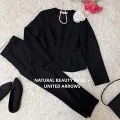 ナチュラルビューティ　パンツスーツ　ペプラムジャケット　ブラック　セットアップ