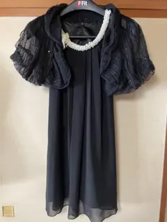 エレガントな黒のシフォンAラインドレス