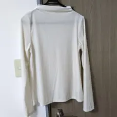 オンワード樫山オフ白カットソーです。