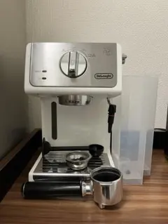 DeLonghi エスプレッソメーカー ECP3220J-W - メルカリ