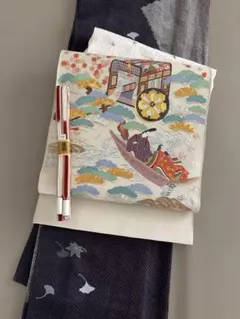 灰白 綴れ織に総手刺繍 正絹 袋帯 砂子 宮廷 御所車 浮舟 未使用 極美品 灰白 綴れ織に総手刺繍 正絹 袋帯 砂子 宮廷 御所車 浮舟 未使用 極