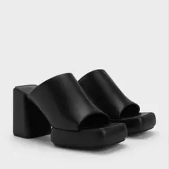CHARLES & KEITH 厚底　サンダル ブラックのサムネイル