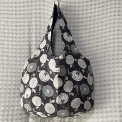 北欧風　花柄のバッグ　リバーシブル