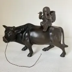 置物　童子牧牛　石 Amazon.co.jp: UNY1576金工師高田晃一作古鉄製牧童牛置物重量