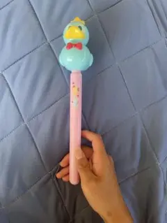 青いアヒルの王冠付きおもちゃ
