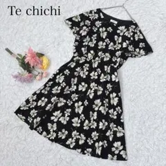 【M】テチチ　半袖ワンピース　花柄　総柄　ブラック　Aライン　大人可愛い　上品