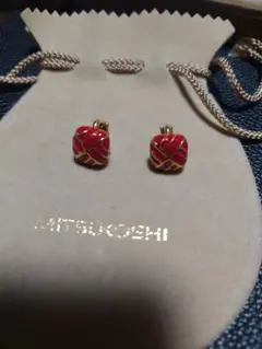 ブランド刻印 大人可愛いイヤリング