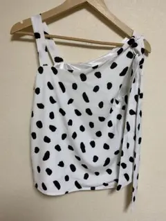 ロイヤルパーティ　トップスのサムネイル