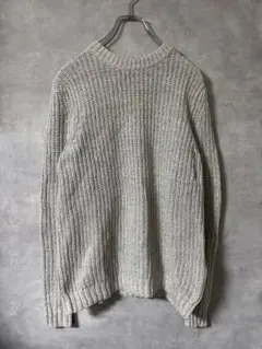 グレー ニット
