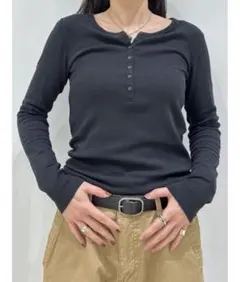 GAP モダンヘンリーネックTシャツ